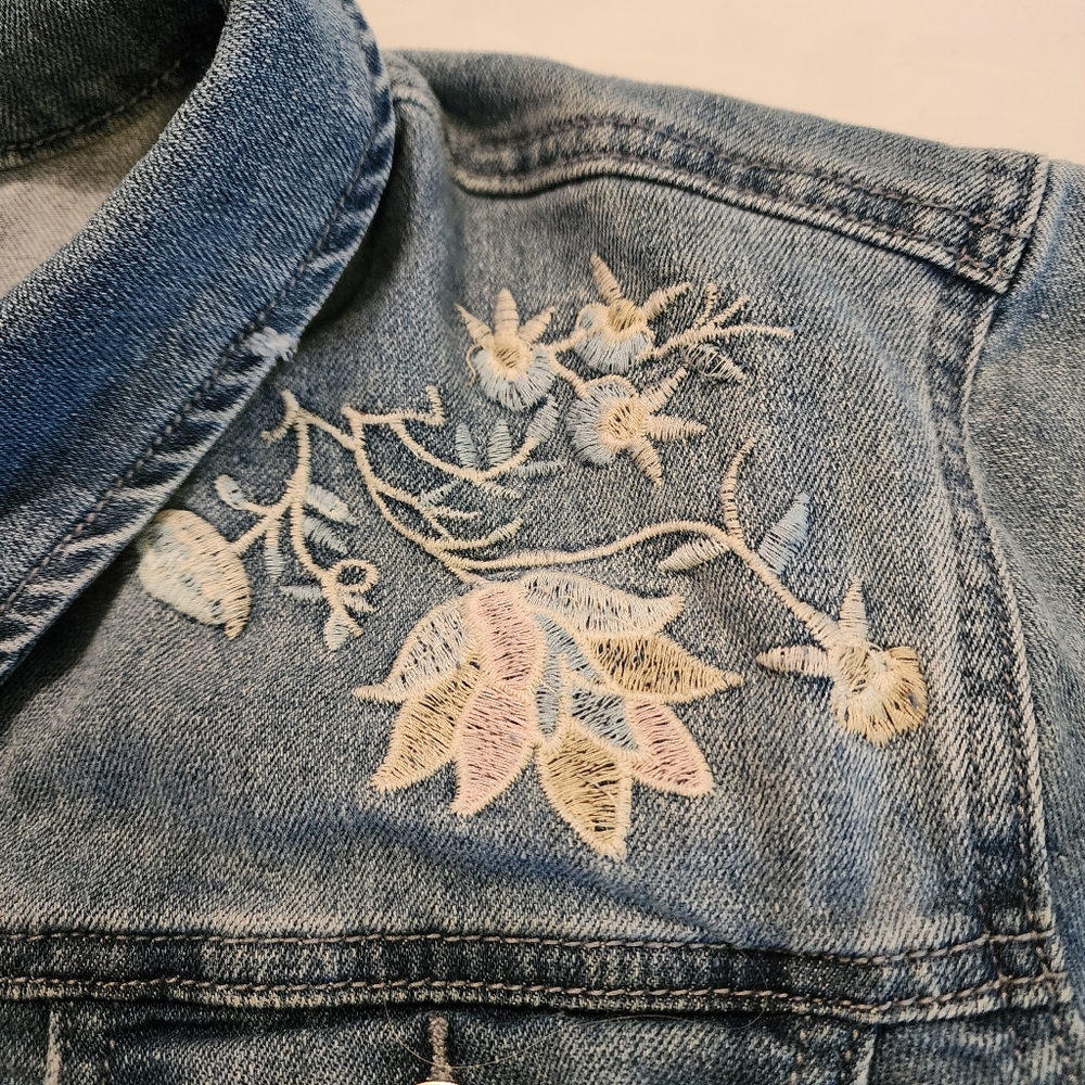WOMEN'S PLUS SIZE 26/28W - EST.1946 - DISTRESSED DENIM JACKET - Picture 7 of 16